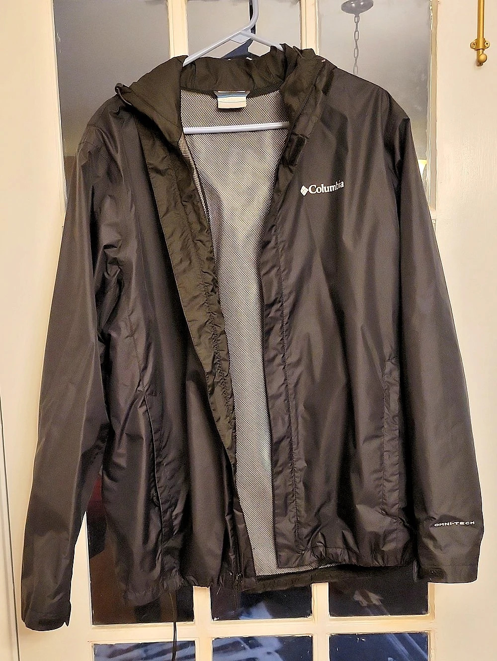 Columbia Omni-Tech Black Hooded Rain Jacket